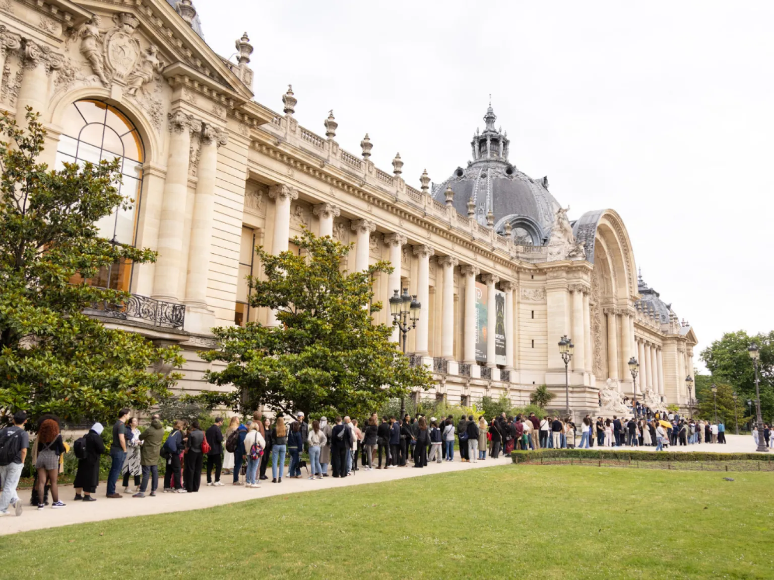 File d'attente devant le Petit Palais