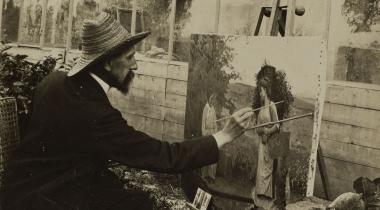 Portrait du peintre Bellanger peignant dans un jardin de profil