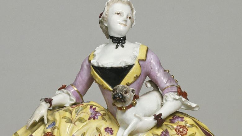Figurine de Meissen : La dame aux carlins