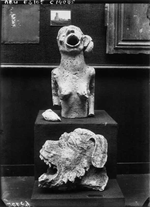 Gargouilles et fragments de la cathédrale de Soissons